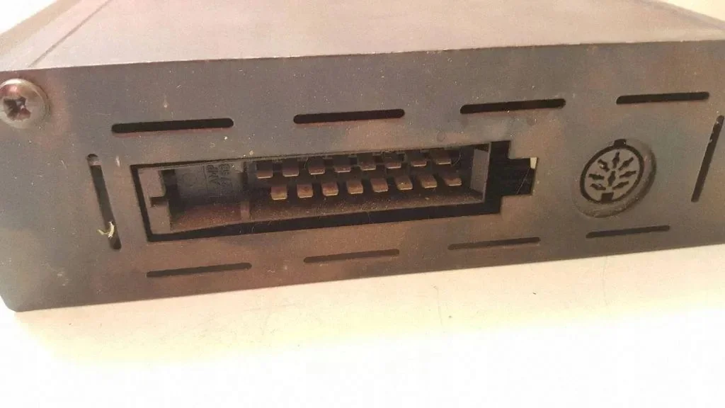 CD Changer Saab 9-3 12761502 2003 thumbnail 4