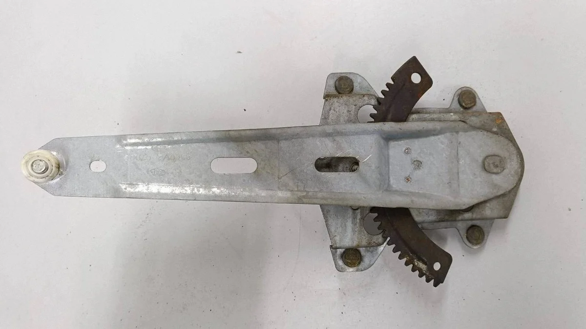 Kia Picanto lève-vitre arrière droit 8340207000