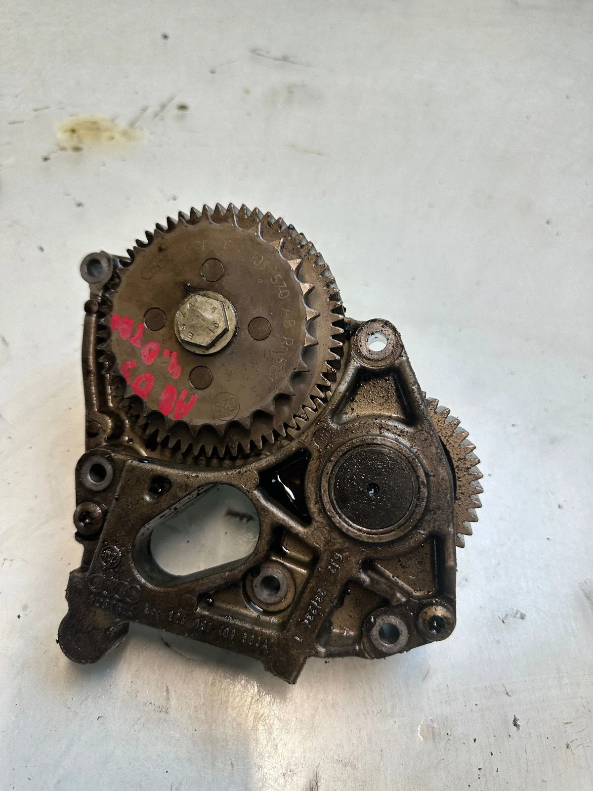 Ölpumpe 057109583A Audi A8 D3 4.0 TDI