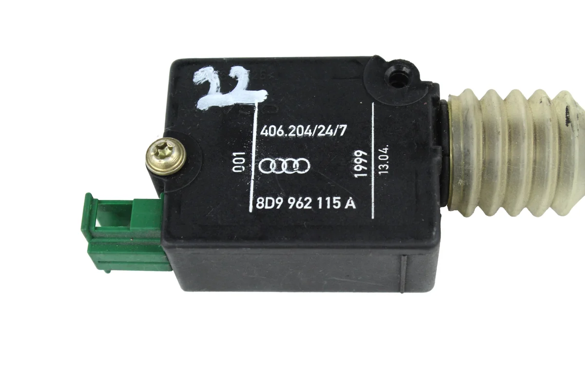 Audi A4 B5 Kombi Atuador Fecho Mala 8D9962115A