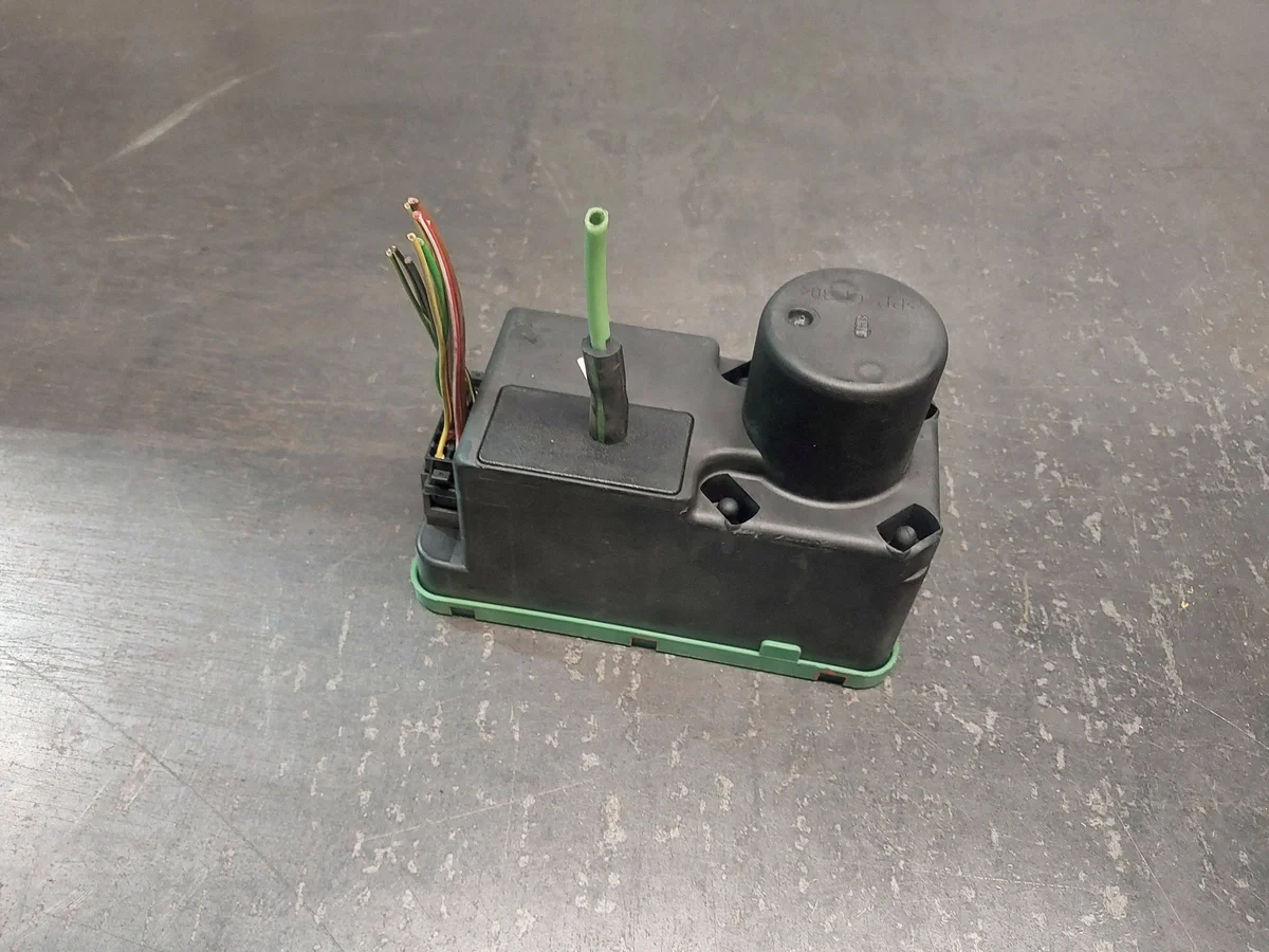 Pompa chiusura centralizzata Volkswagen Passat B4 3A0962257