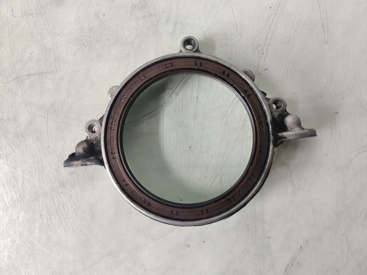 Boîtier de joint 6G72 3.0 V6 Mitsubishi Pajero Sport mk1 6G72G2443