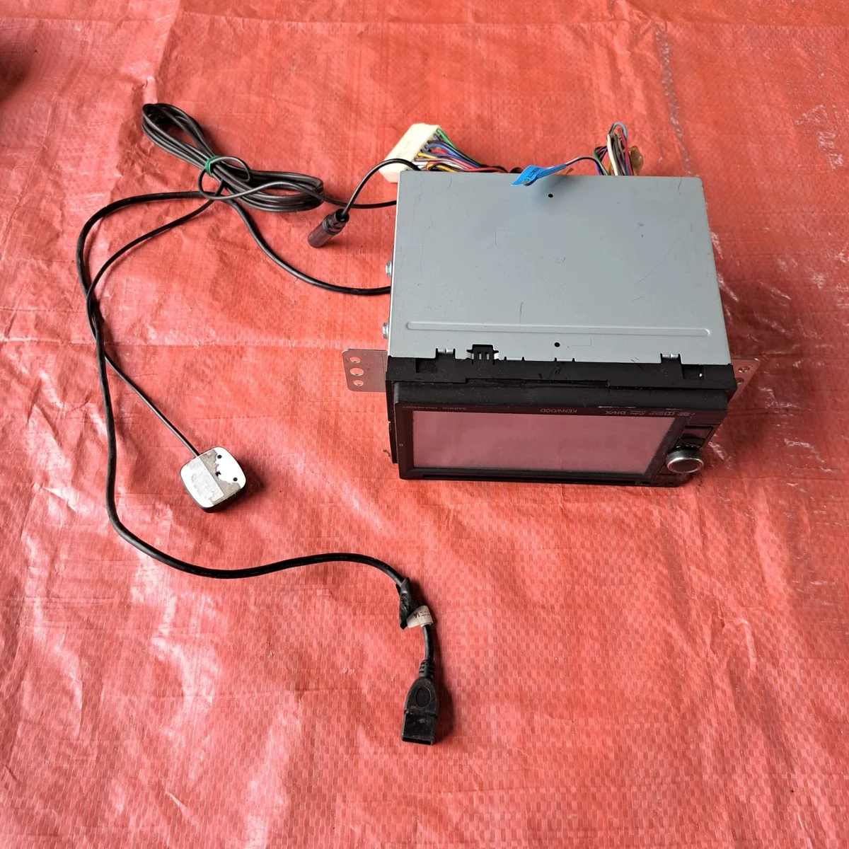 Isuzu D-MAX II radio navigointi DNX4320BT