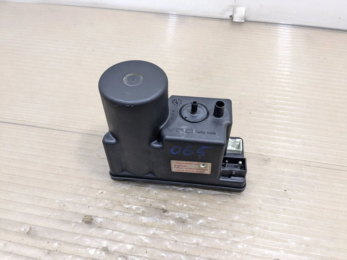 Central Locking Pump Audi A6 S6 C5 4A0862257A