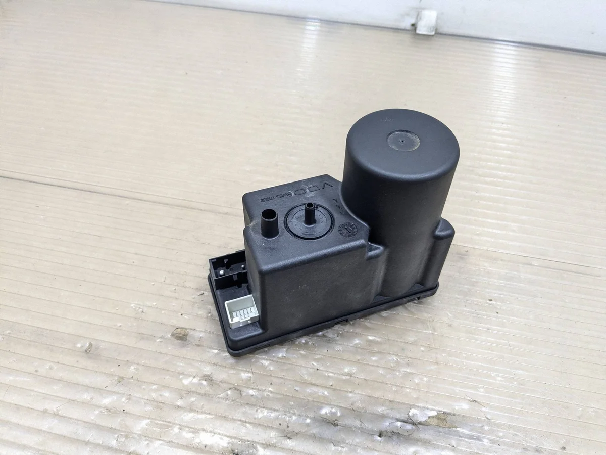Central Locking Pump Audi A6 S6 C5 4A0862257A