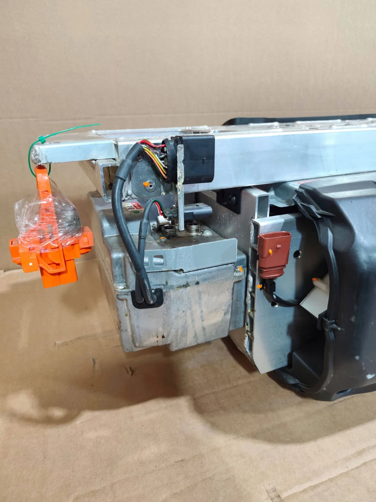 HEV/EV-akku Porsche Panamera V04015001MM thumbnail 4