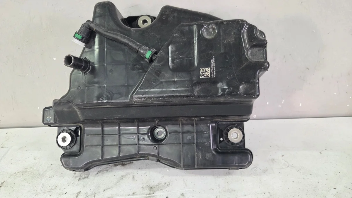 Mercedes W213 W205 W238 AdBlue Tank A0994713600