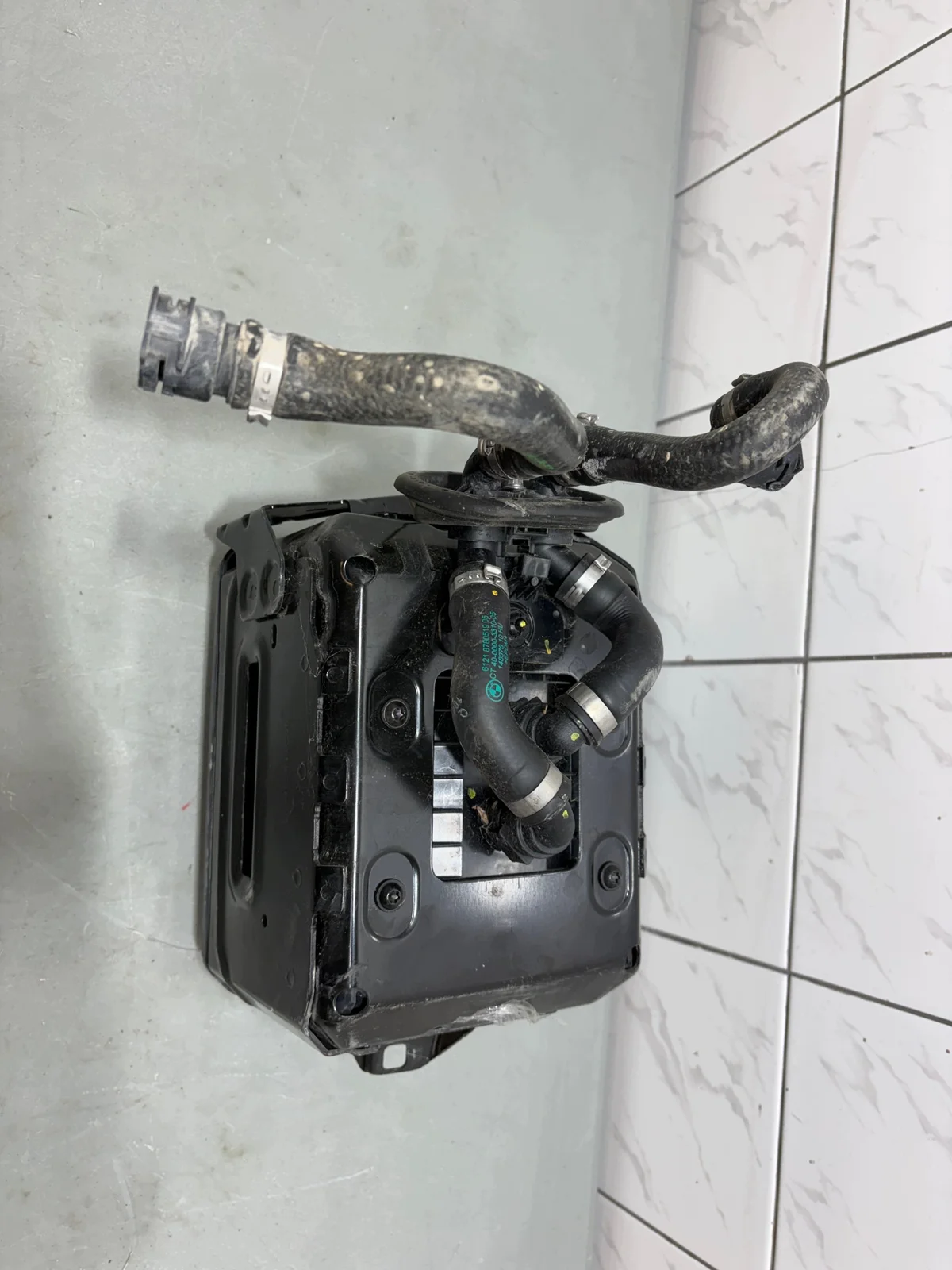 BMW lisäakku 5A58884 image 3