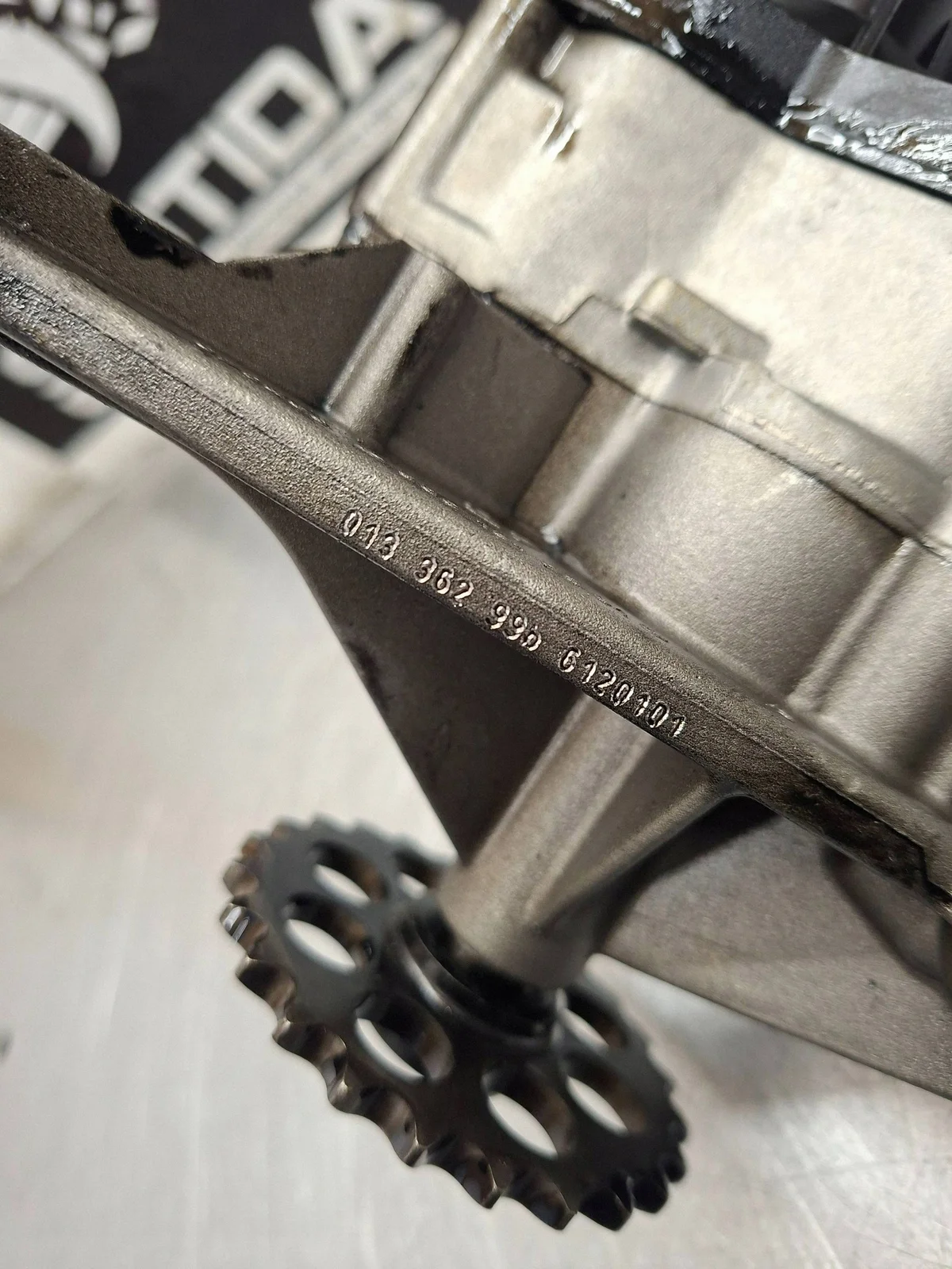Óleo do Motor Mercedes-Benz 6061810901