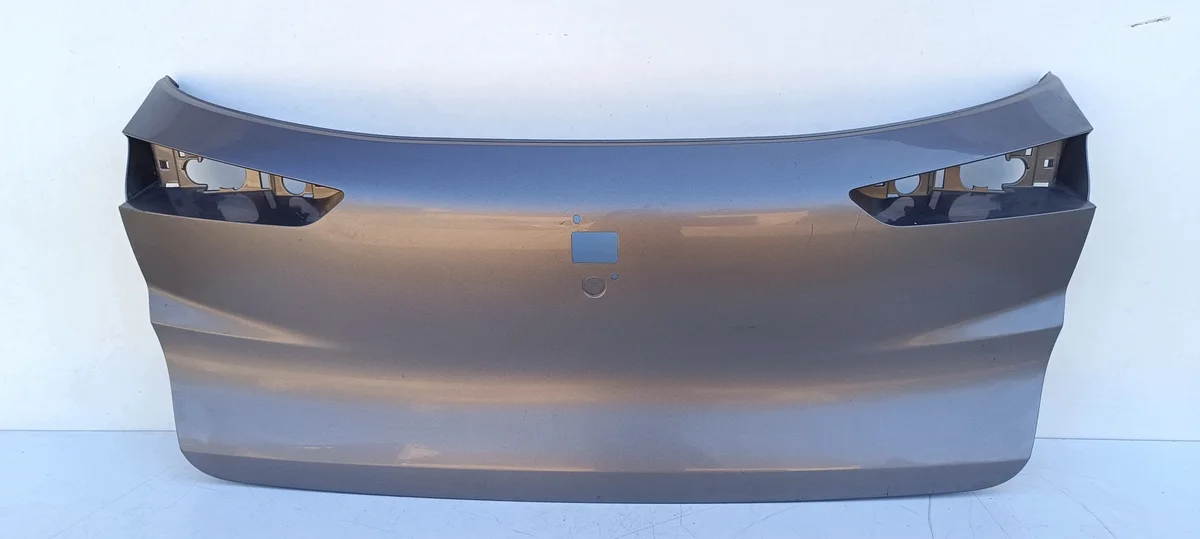 Tavaratilan luukun koristelevy Renault Captur II 901521040R