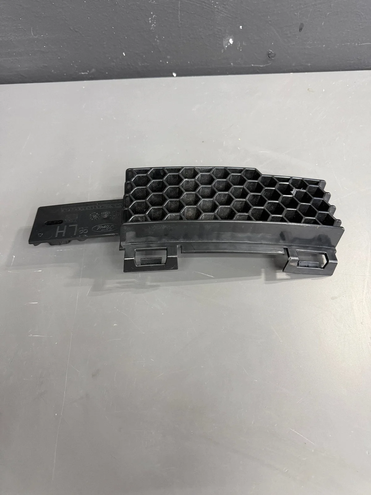 Panneau avant gauche Ford Explorer EV R2KB17E898A