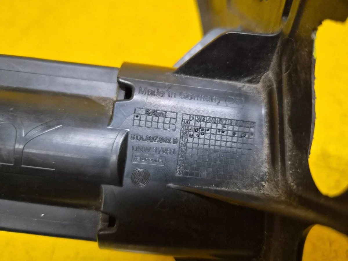Halterung Spritzdüse rechts VW Touran III 5TA 5TA807942B thumbnail 7