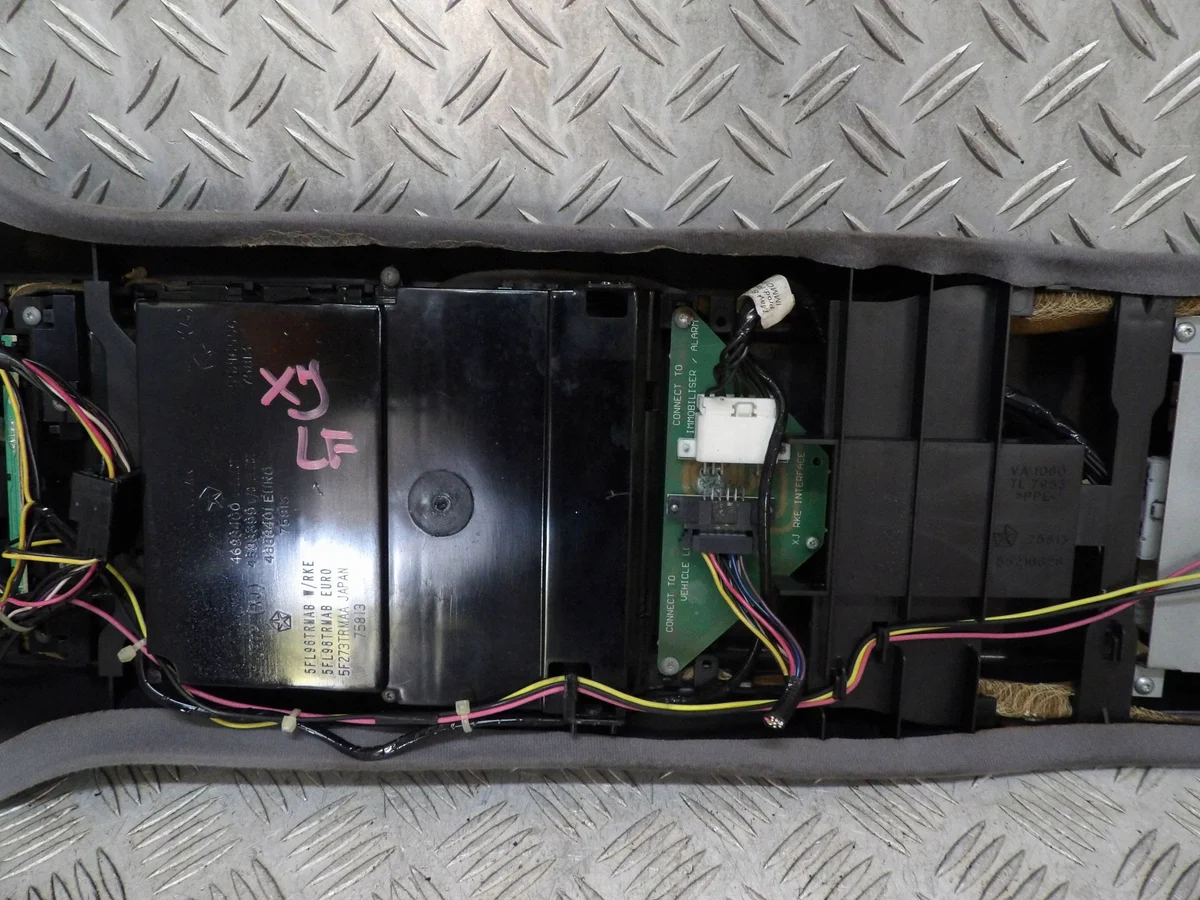 Overhead Console Panel Jeep Cherokee XJ 55216556 image 9