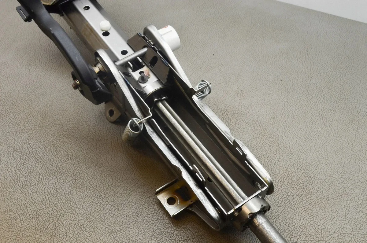 Volkswagen Jetta VI Steering Rack 5K0905865 image 4