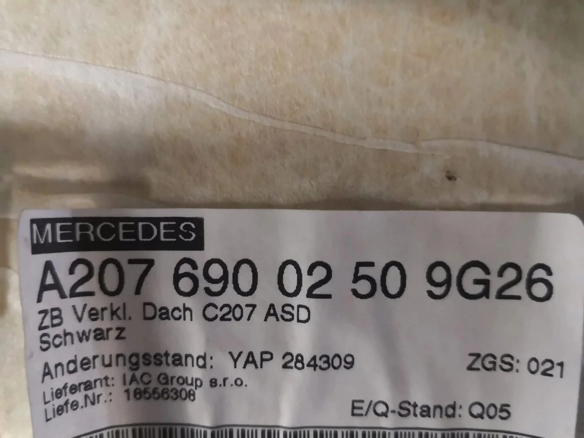 Podsufitka Mercedes E C207 W207 20769002509G26 image 6