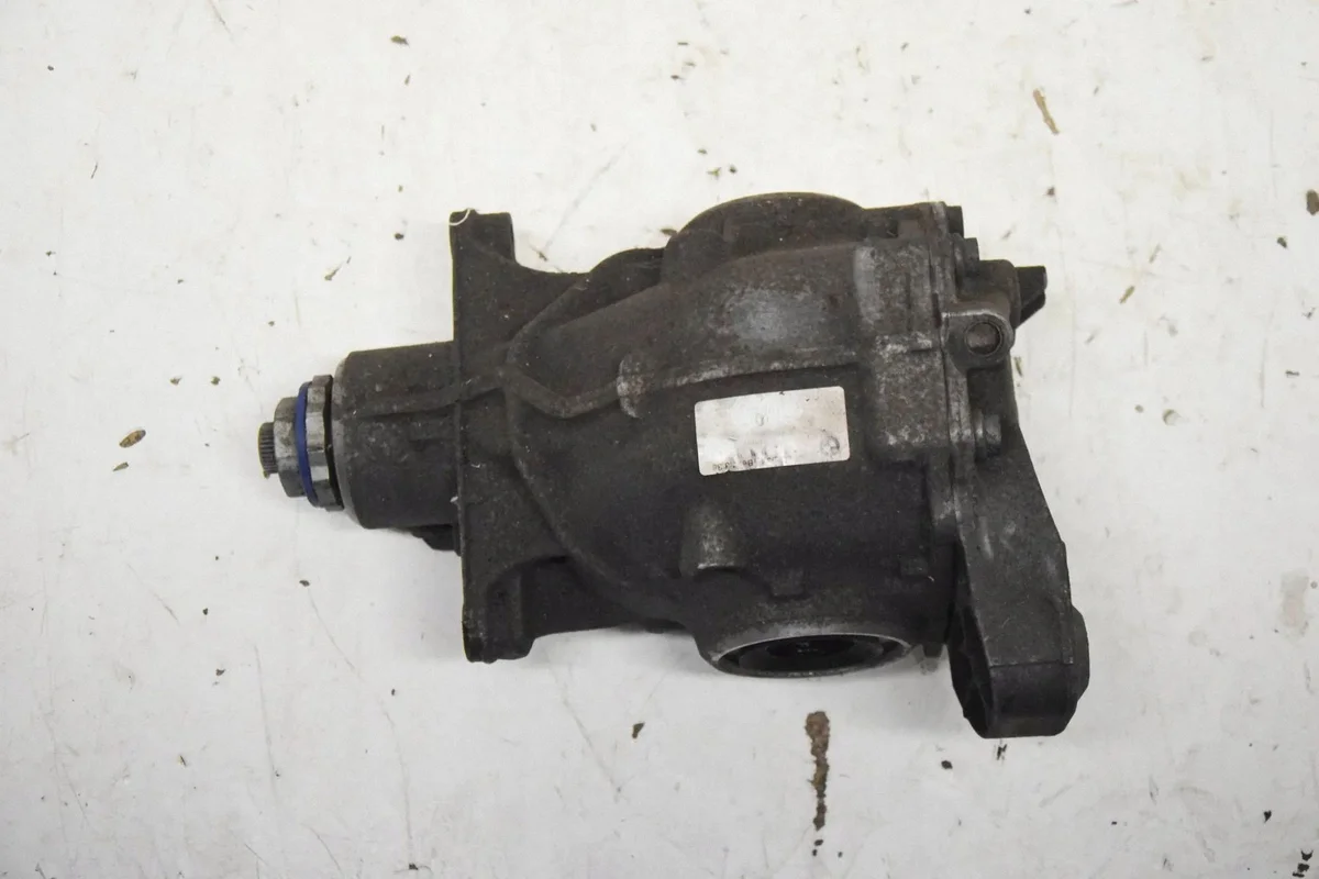 Takatasauspyörästö BMW X3 G01 8643137