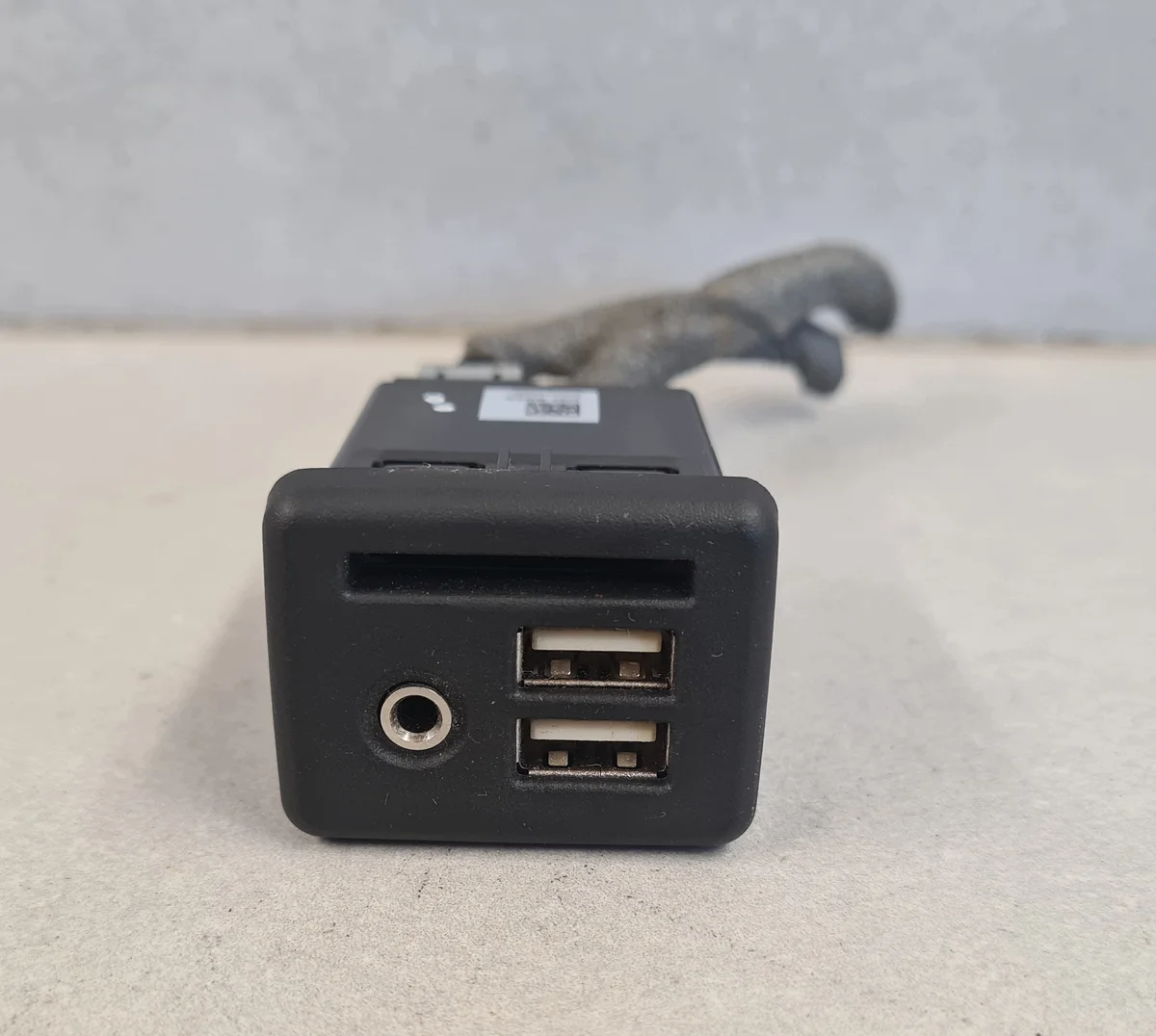 Opel Insignia A Conector USB Auxiliar 22875066