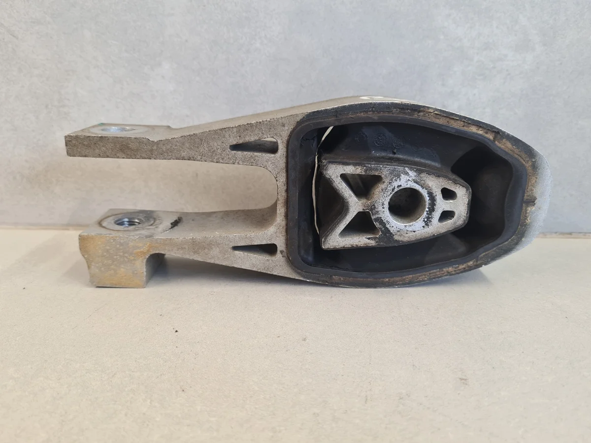 Motorfäste BAIC X7 A00115809