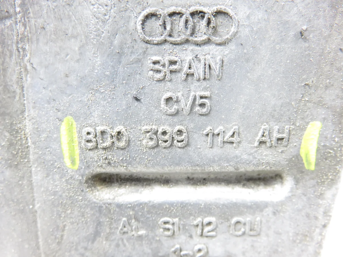 Audi A4 B5 vaihteiston tukirauta M1156042-8D0399114AH