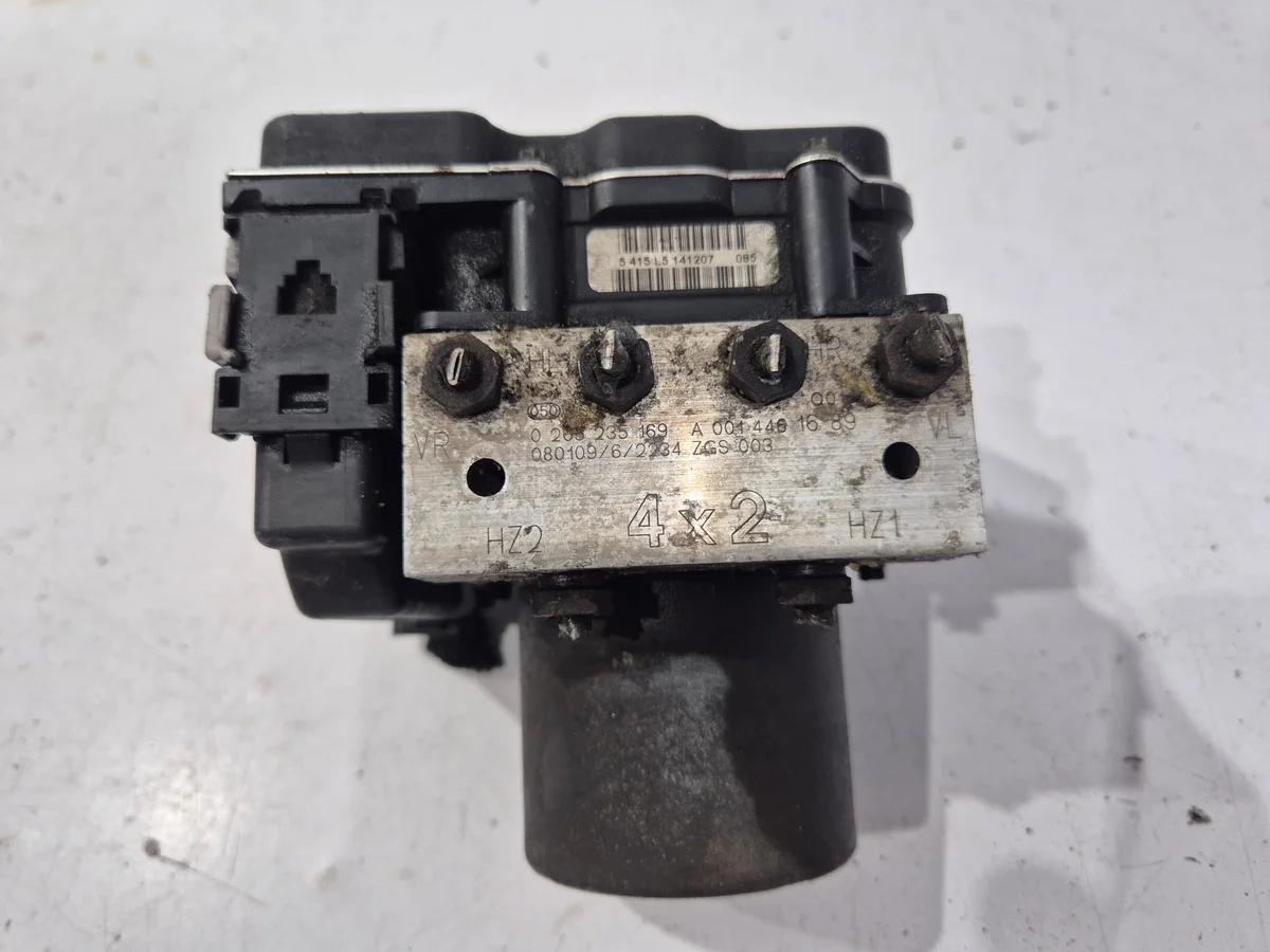 ABS pomp Mercedes Vito/Viano W639 A0014461689