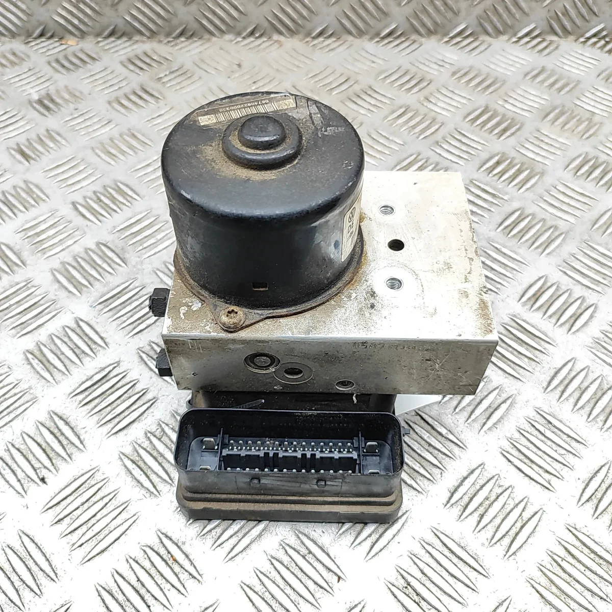 Pompa ABS VW Transporter V 7H0907379 image 3