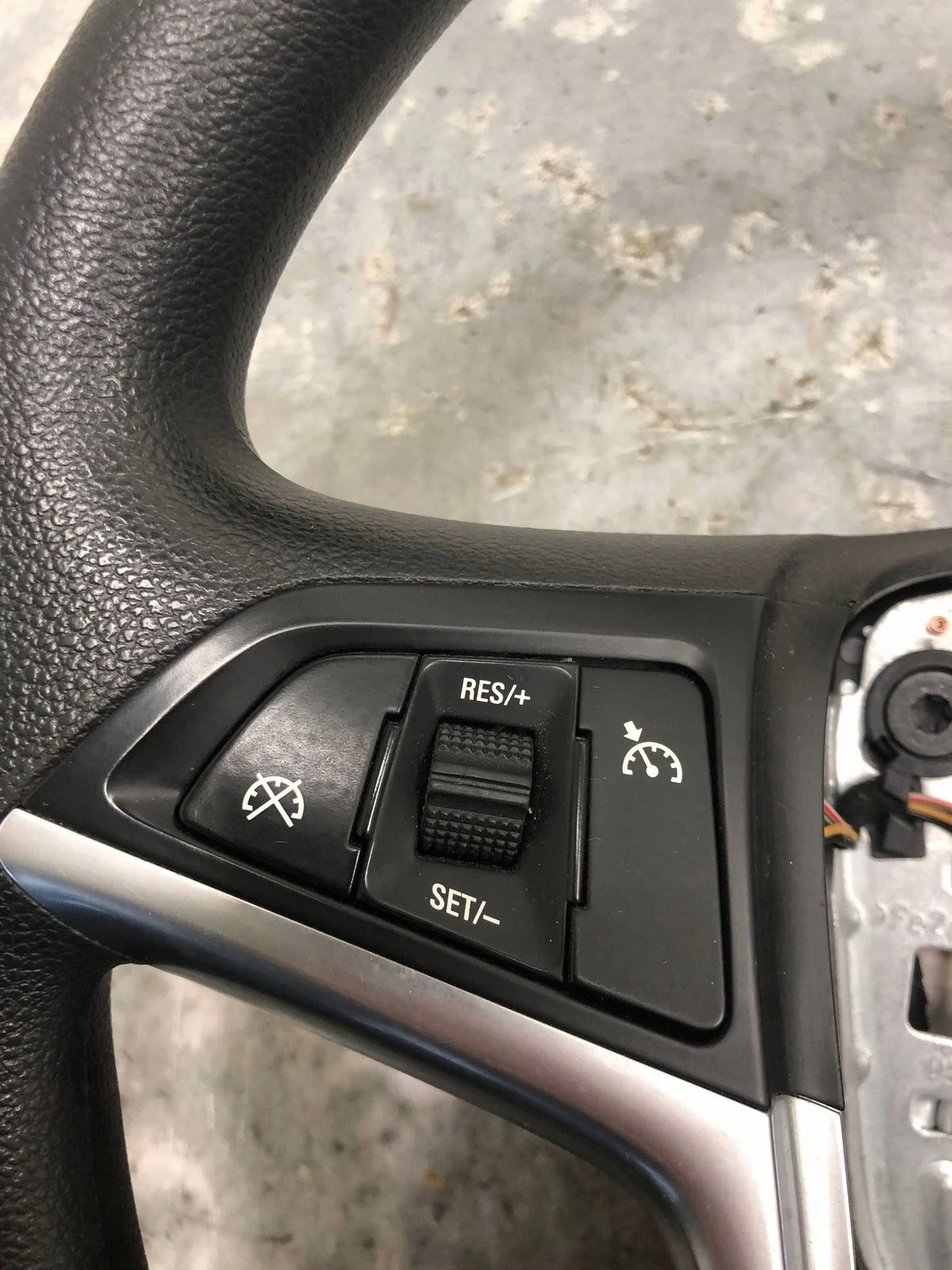 Lenkrad Opel Astra J 13351023 thumbnail 3