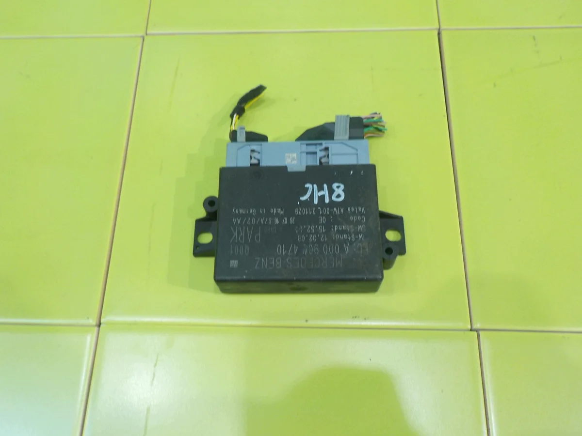 Pysäköintimoduuli Mercedes C W205 A0009004710 ZP24854PDCA0009004710