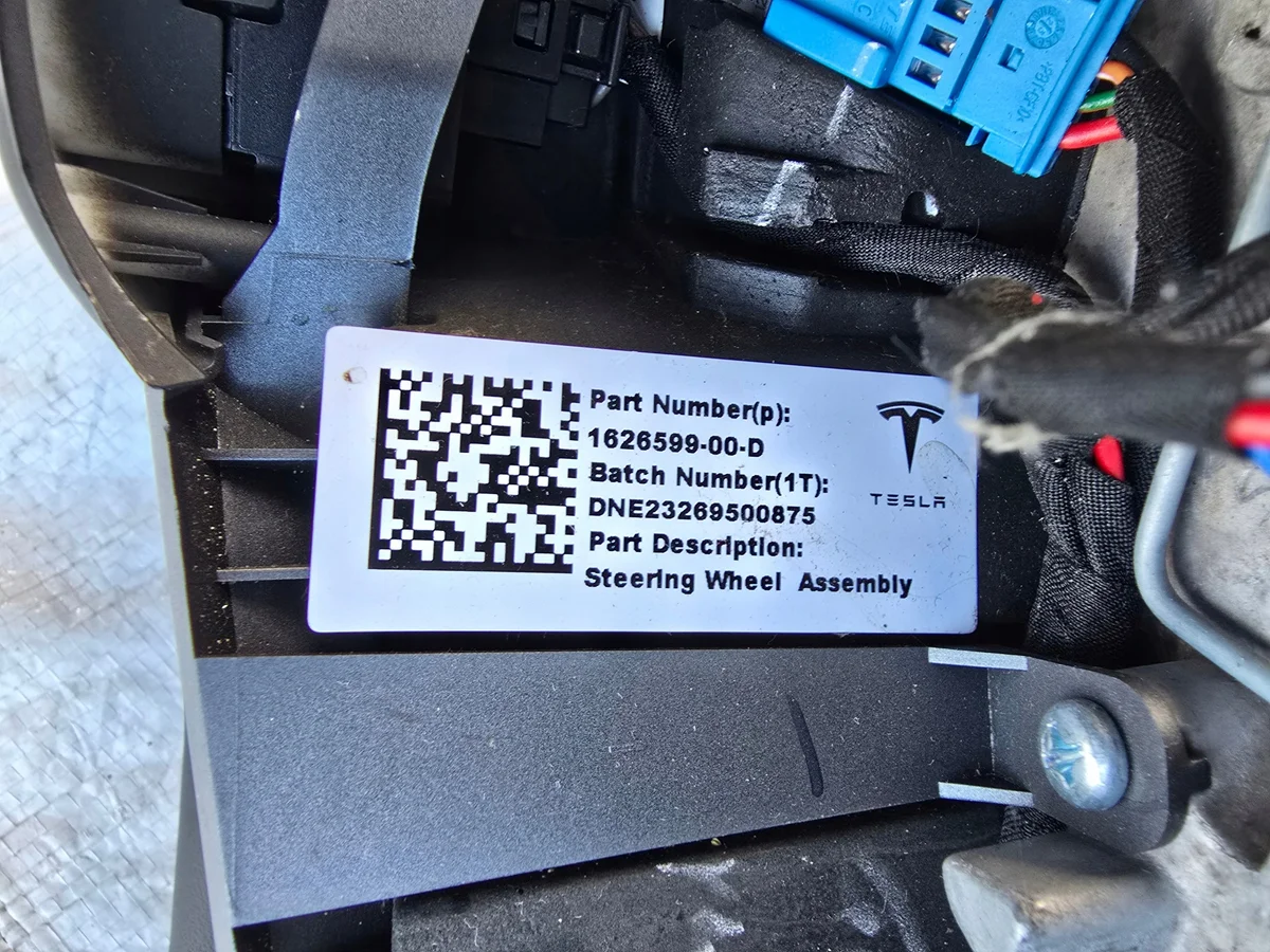 Tesla Lenkrad Multifunktion Leder 1626599-00-D image 8