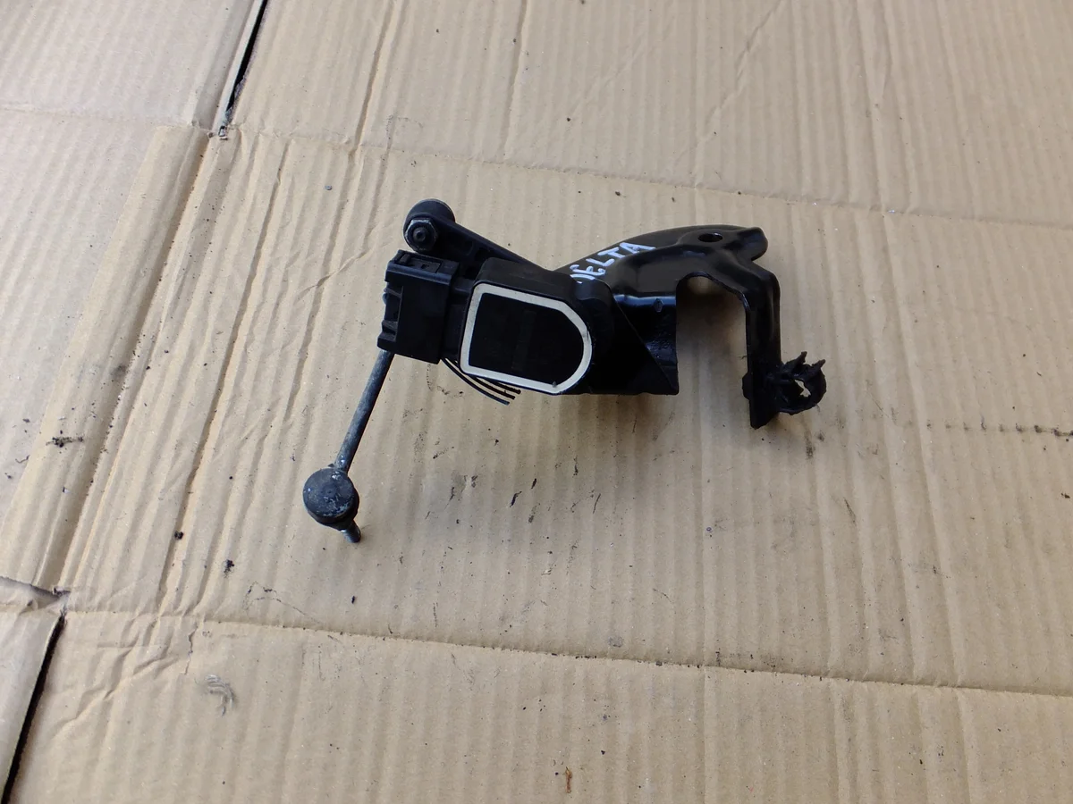 Sensor Nivelación Lancia Delta III 1307213003