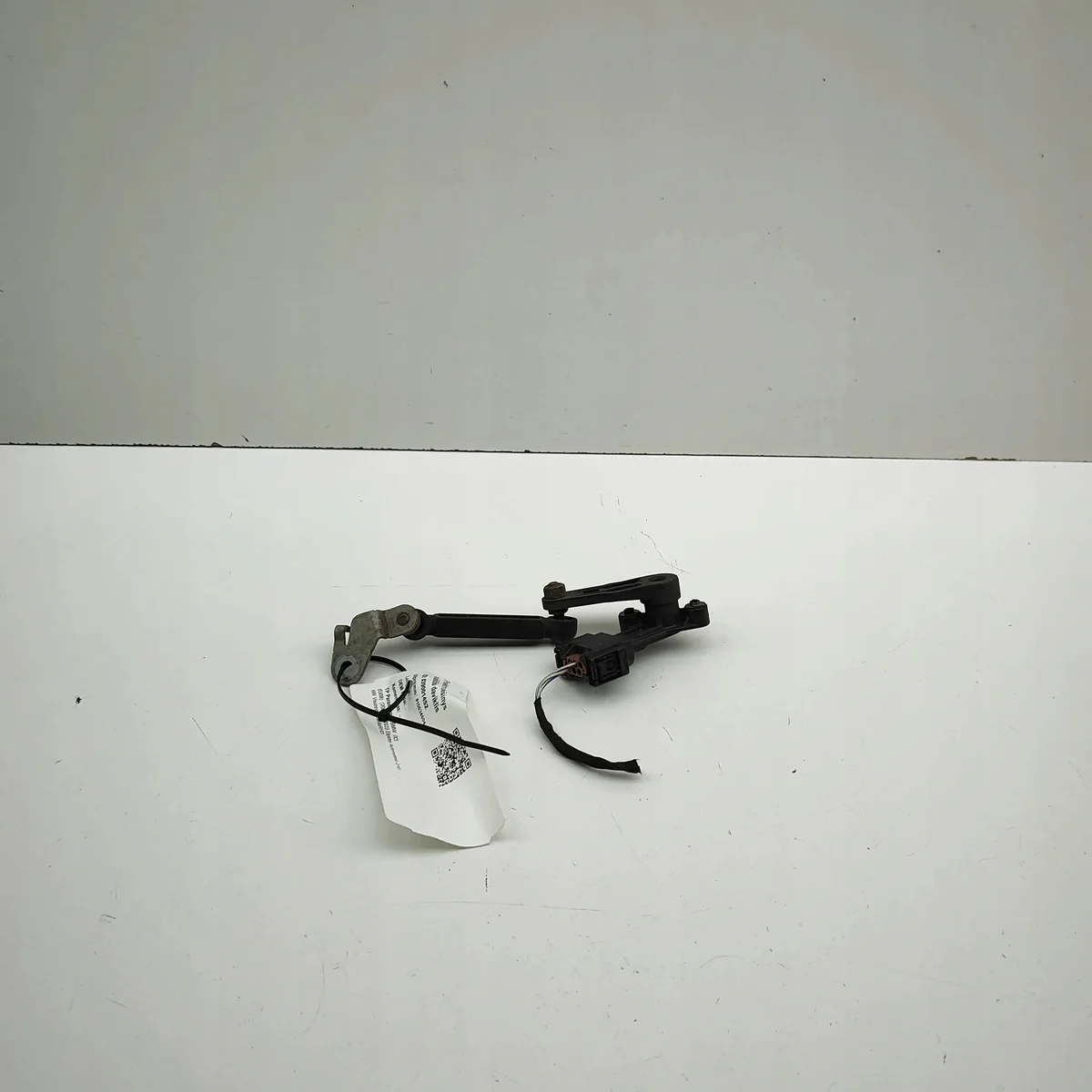 Länk för nivåsensor fram höger BMW 4 F32 F33 11210110