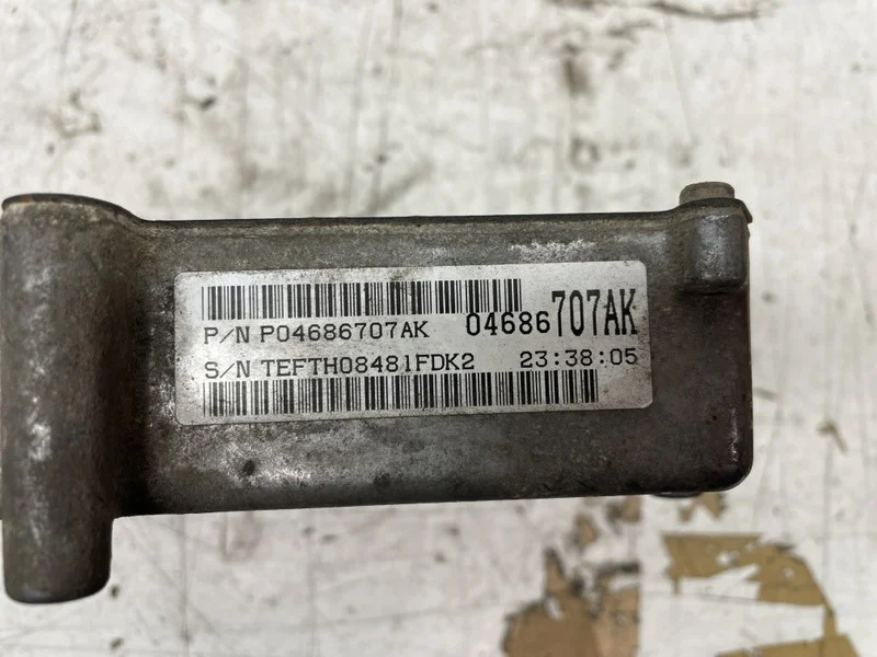 Chrysler Voyager Control Unit P04686707AK image 3