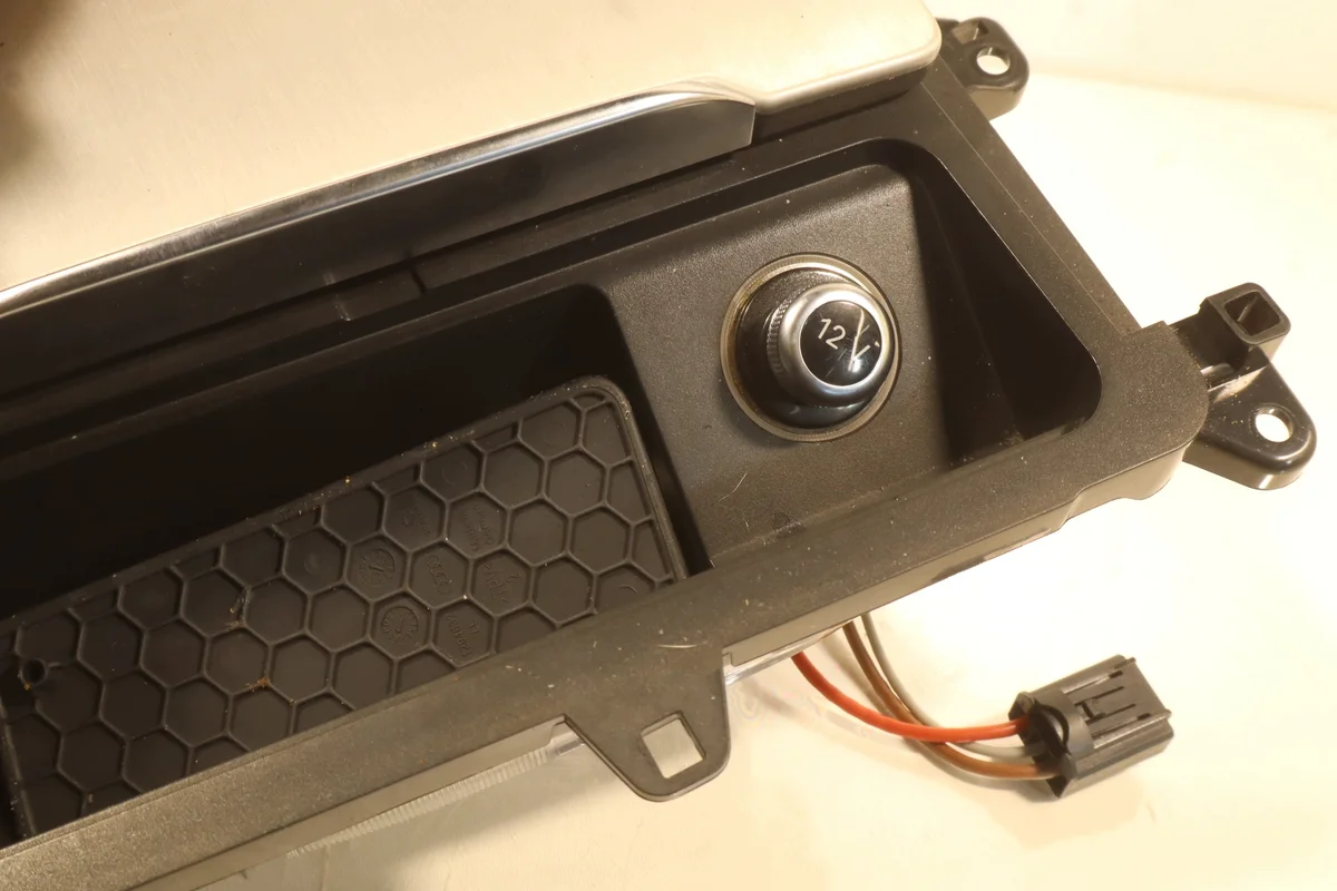 12V Steckdose Audi Q7 II 4M 4M1863273A image 5