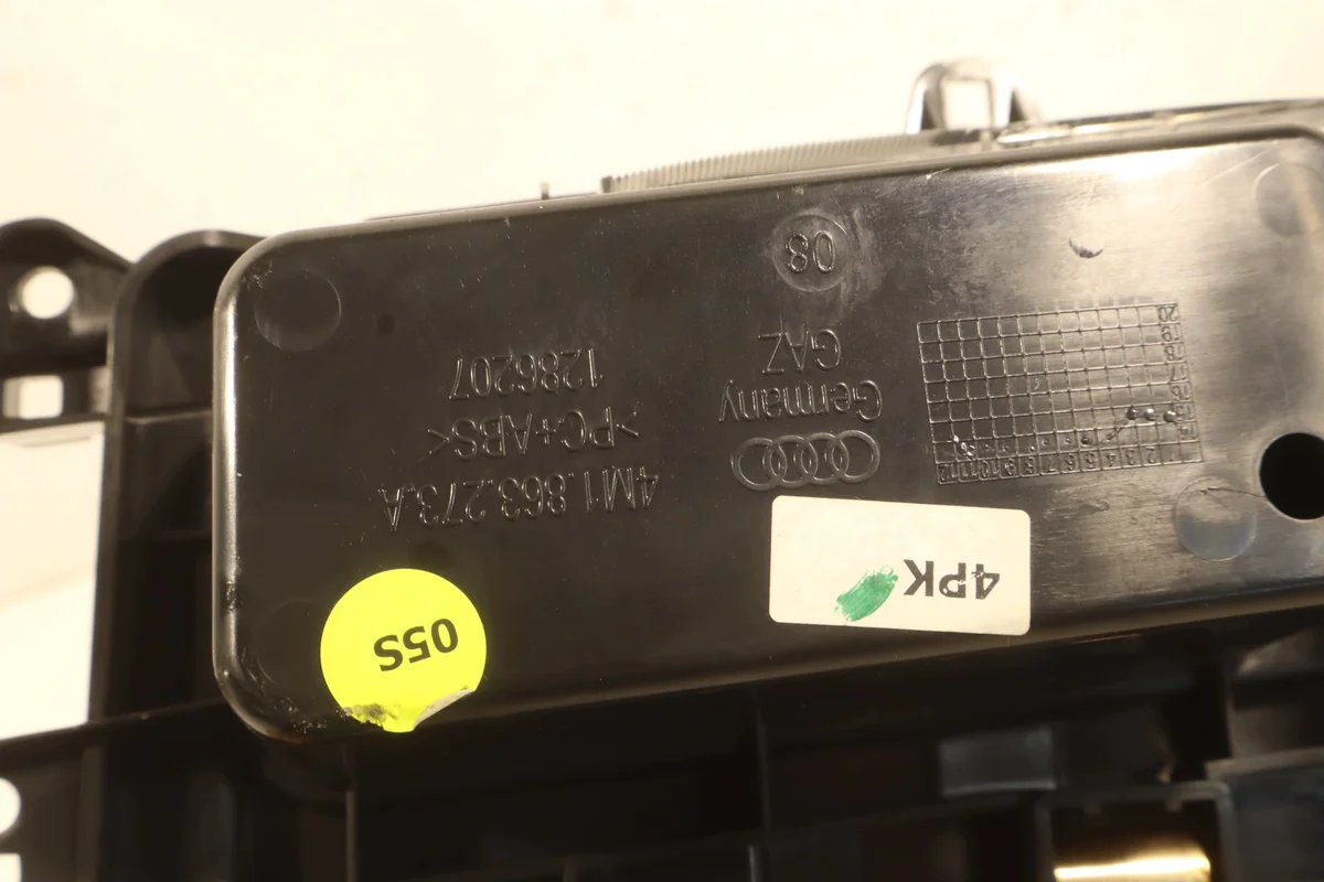 12V Steckdose Audi Q7 II 4M 4M1863273A image 6