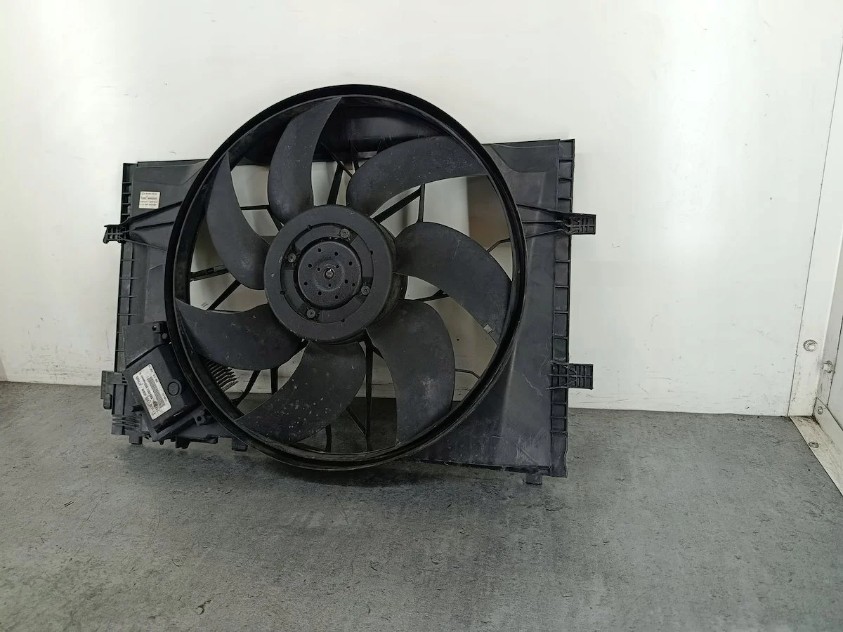 Kühlerlüfter Mercedes C-Klasse W203 A2035000193 image 3