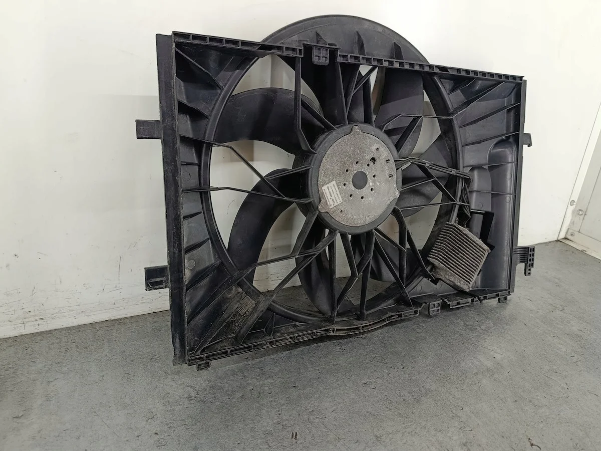 Kühlerlüfter Mercedes C-Klasse W203 A2035000193 image 6