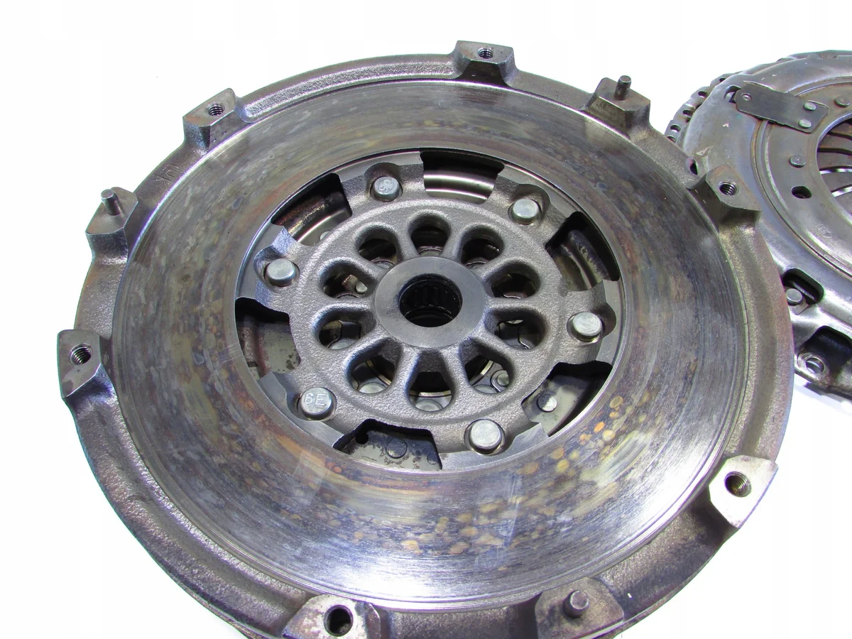 Kaksoismassapyörä Audi A6 C7 2.0 Tdi 0CS105266L image 3
