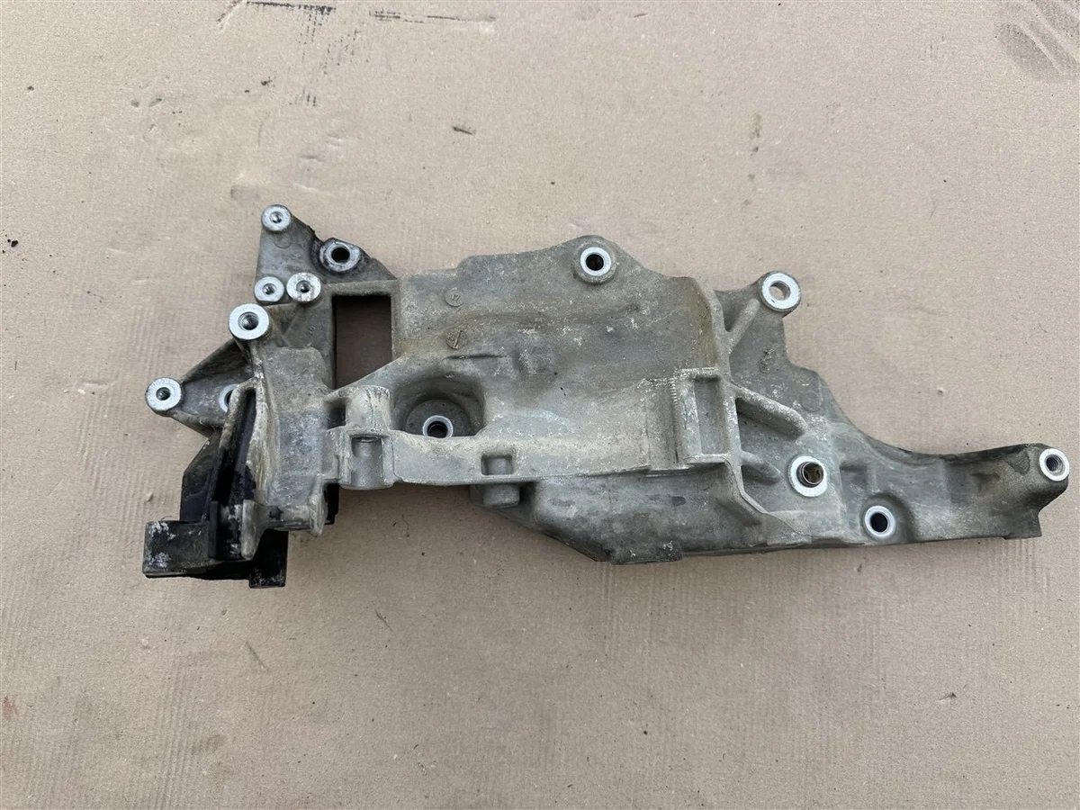 Alternator Bracket Peugeot Boxer 2.2 BlueHDi 9807162780