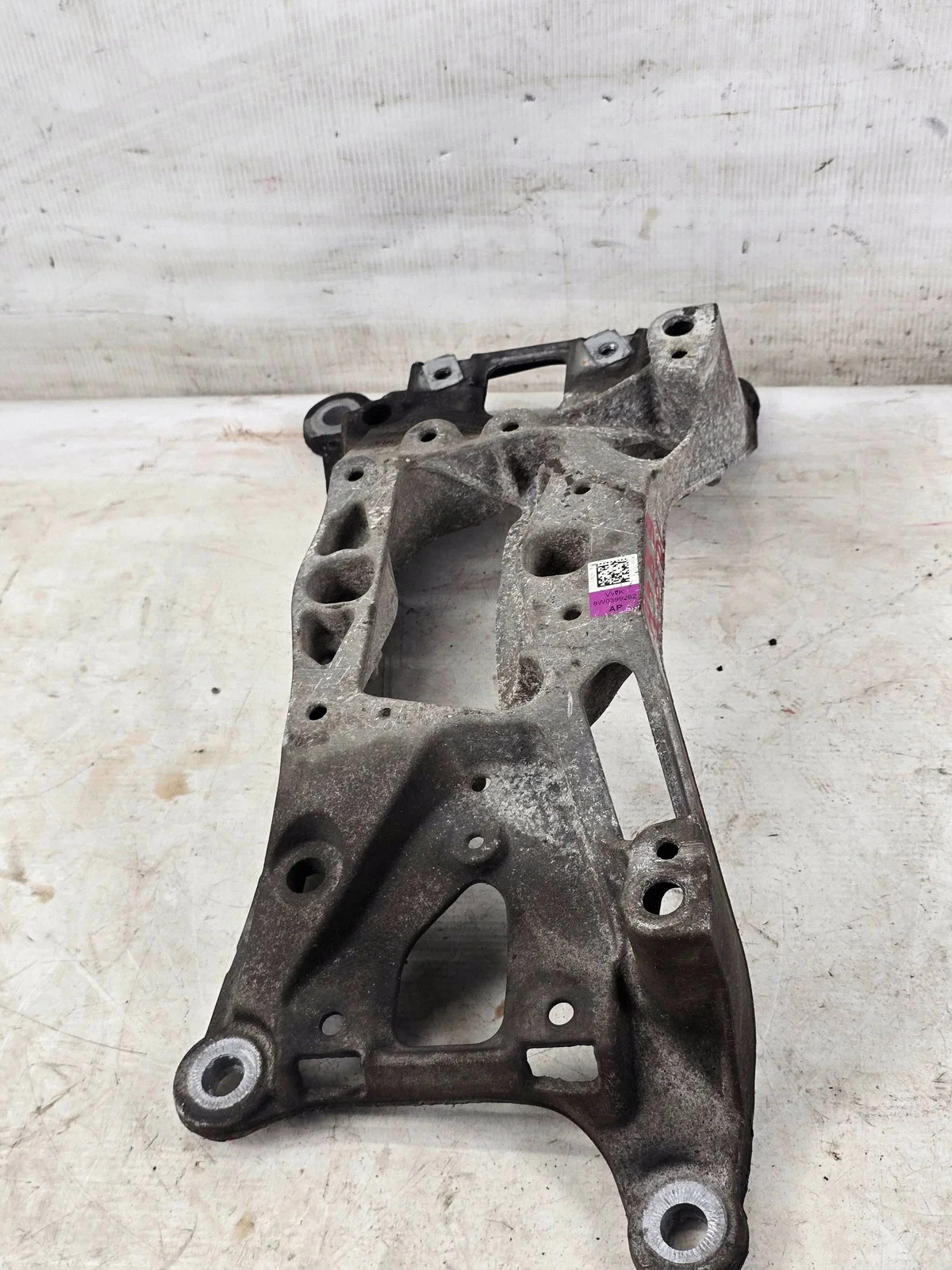 Support boîte de vitesses Audi 8W0399262AE
