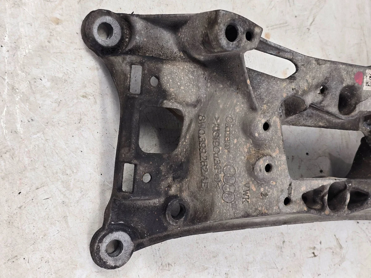 Audi A4 8W B9 Motorsteun 8W0399262AE image 5