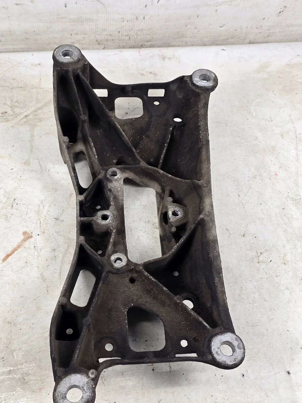 Audi A4 8W B9 Motorsteun 8W0399262AE image 9