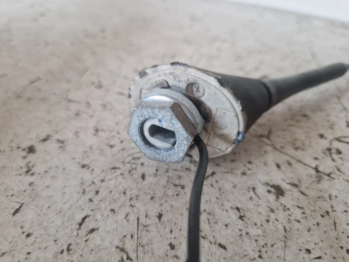 Antenne de toit VW Golf V 2.0 TDI image 5