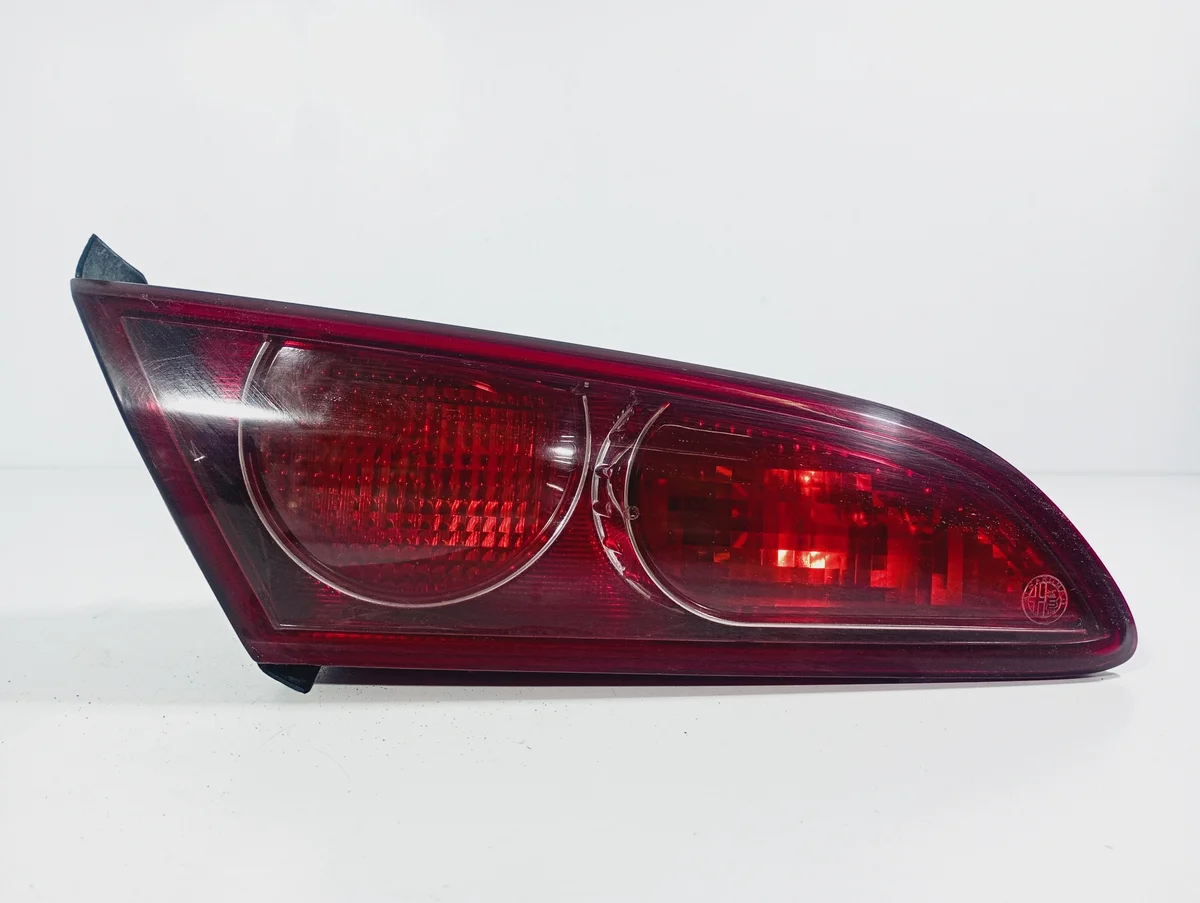 Luz trasera izquierda Alfa Romeo 159 50504822 05-08