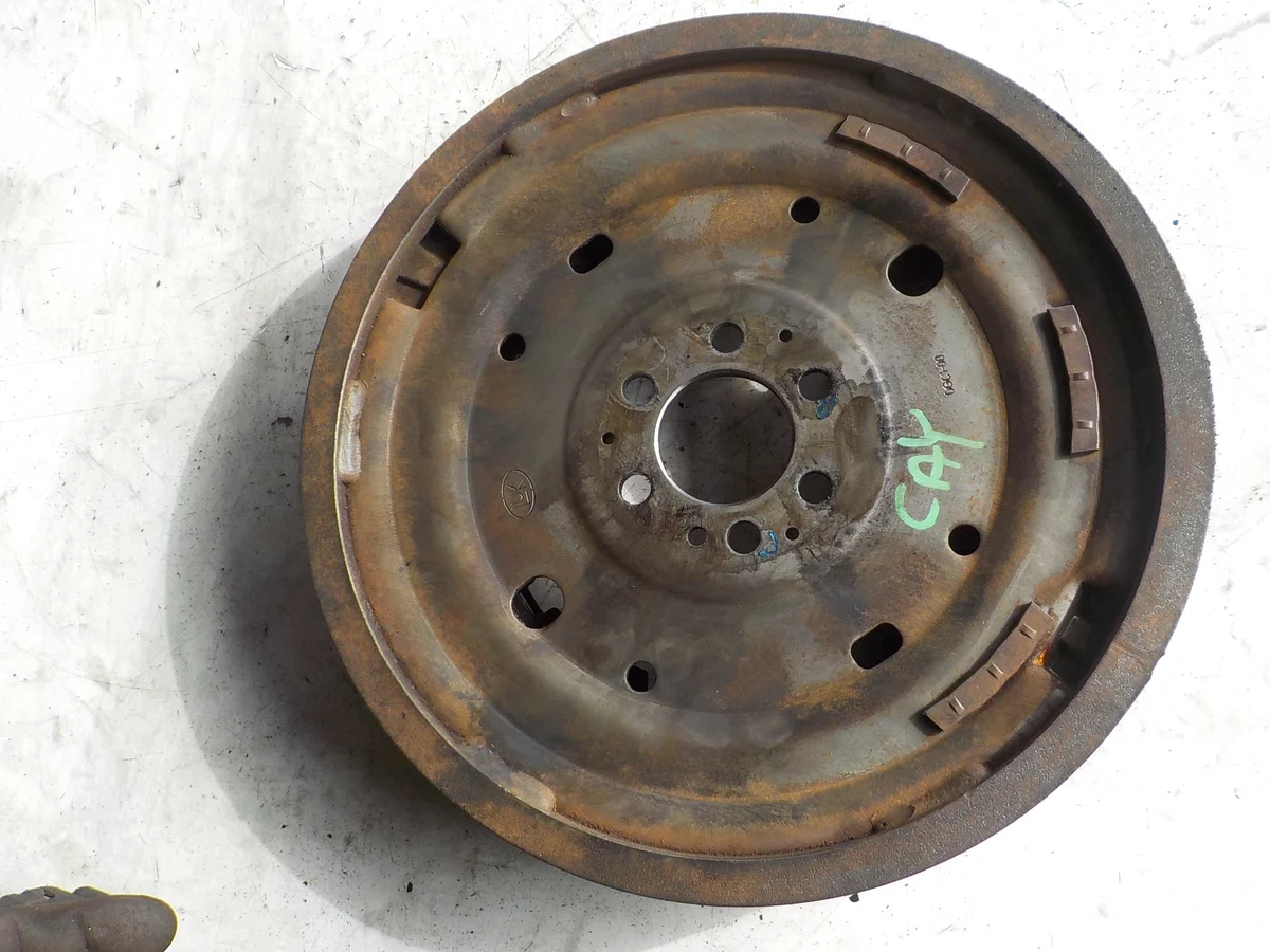 Schwungrad VW Audi Seat Skoda 1.6 TDI CAY 03L105266DB image 4