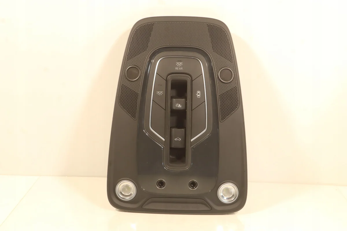 Lampe intérieure Audi 4M0947135AB