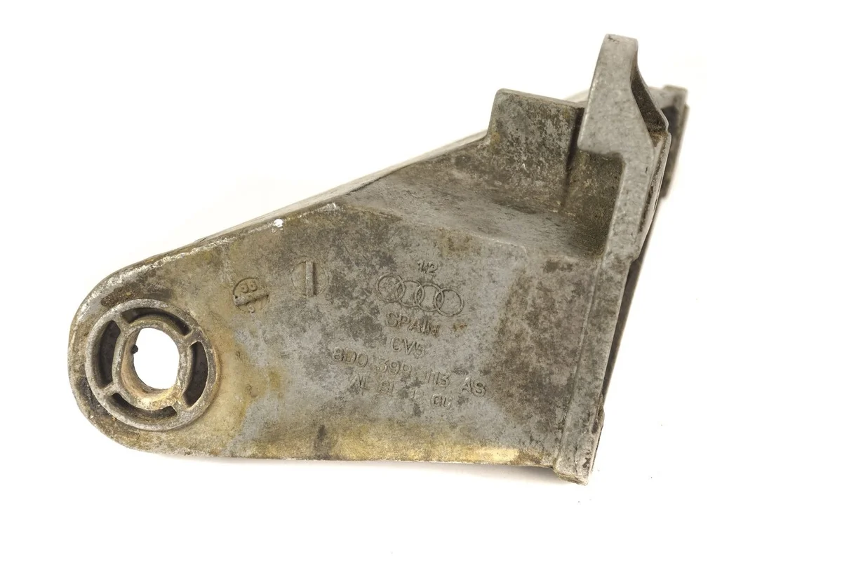 Vaihdekepin tukirauta VW Passat B5 FL 1.9 TDI 8D0399113AS