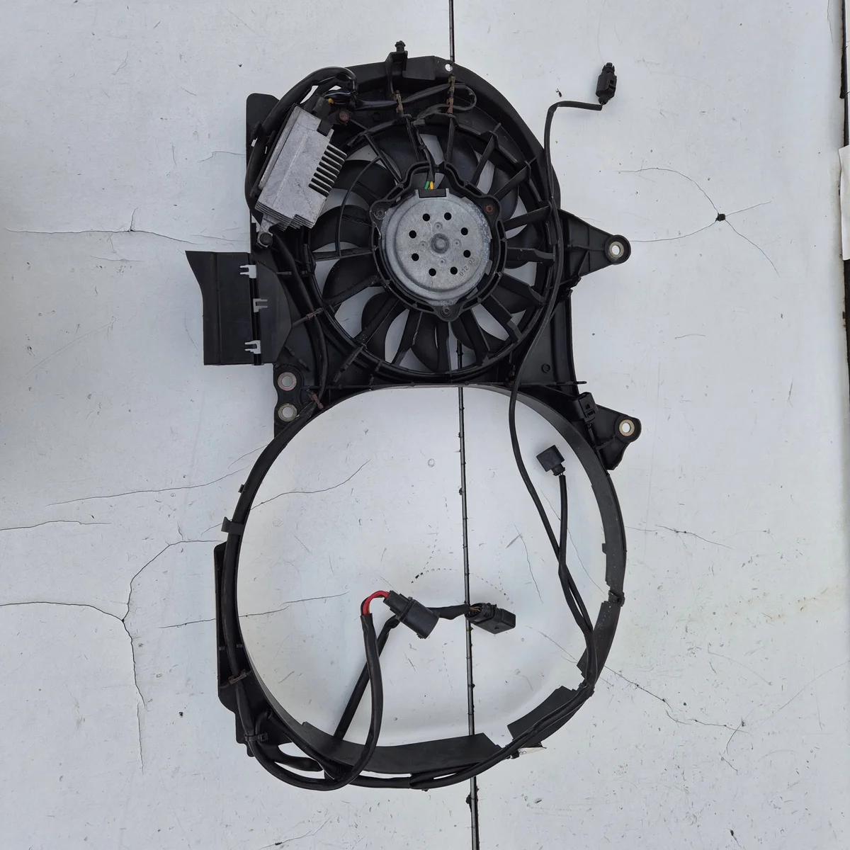 Audi A4 B6 Radiator Fan Module 8E1121205T