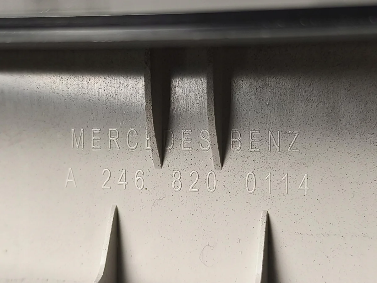 Mercedes B W246 Innenraumbeleuchtung A0009006501 image 4