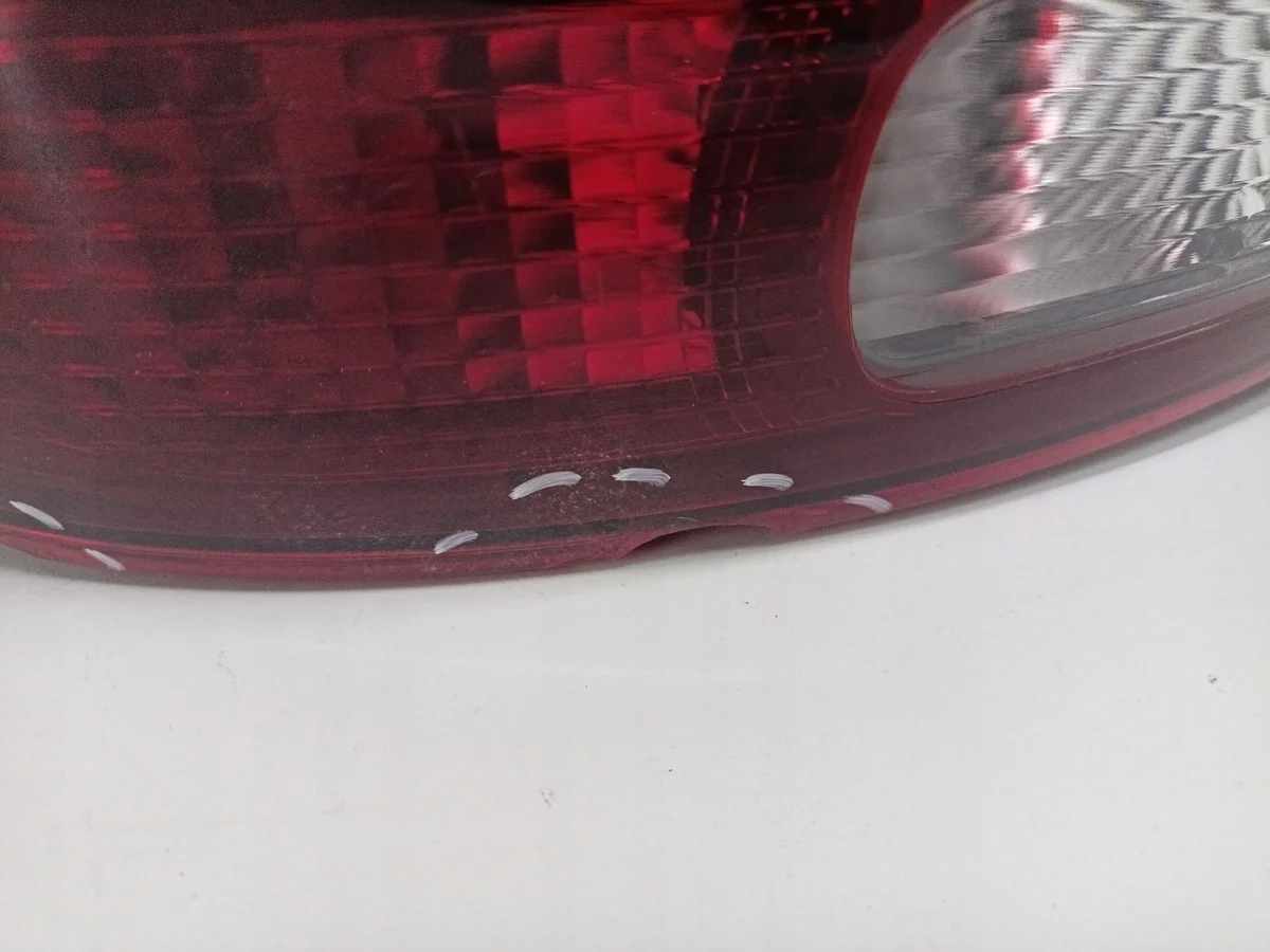 Citroen C3 III Baklykta Vänster 9812257580 image 4