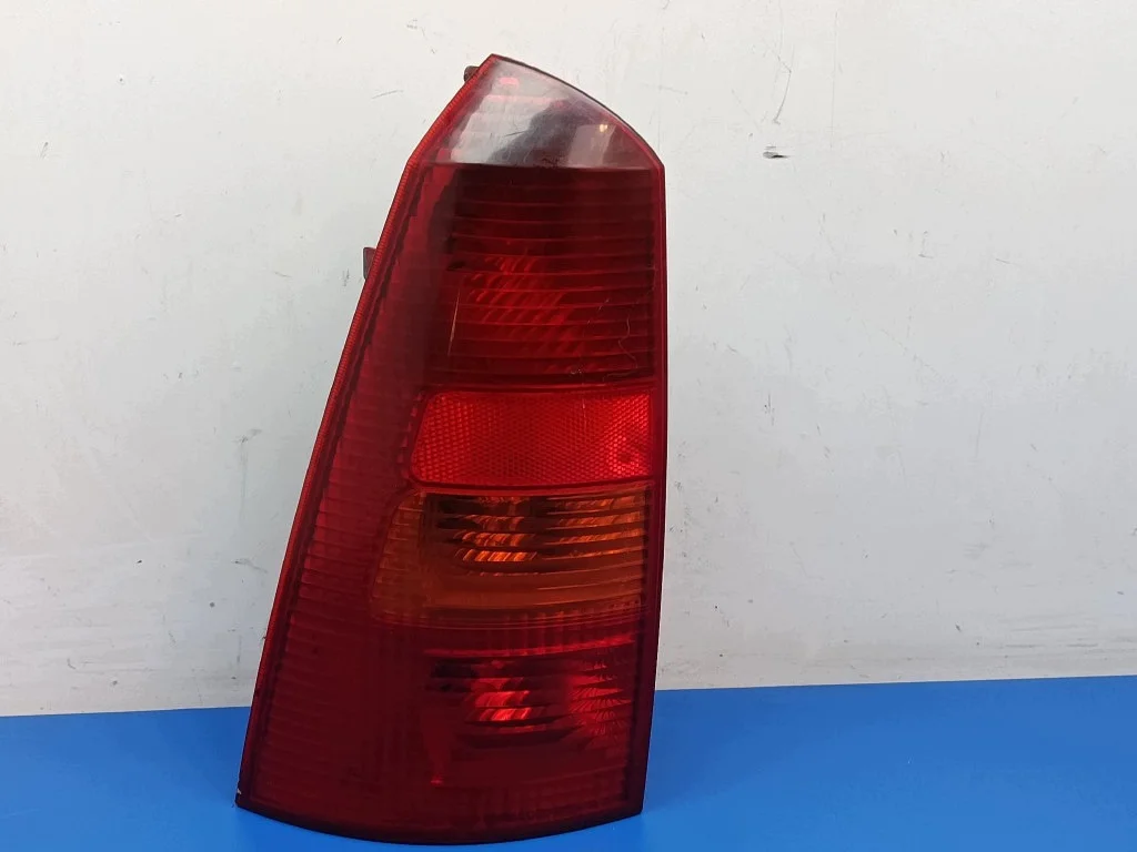 Baklykta vänster Ford Focus Kombi