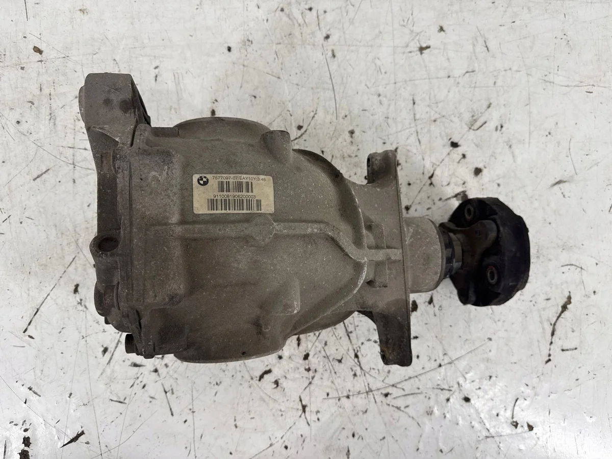 BMW 7 F01/F02/F03/F04 takatasauspyörästö 7577097